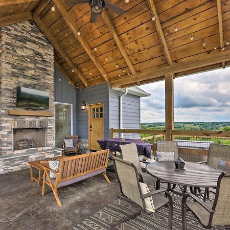 Villa Chic Williamstown Retreat With Pool And Hot Tub! Exterior foto