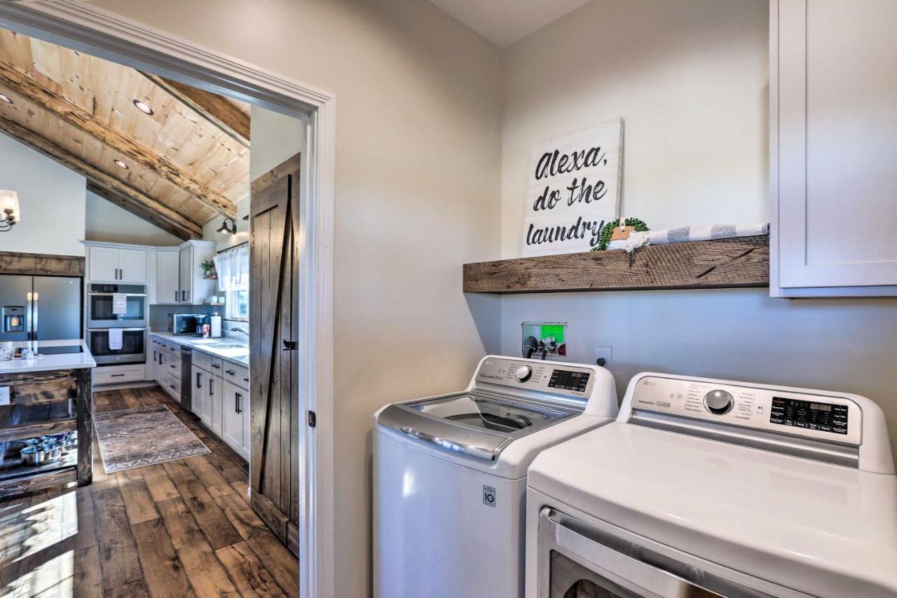 Villa Chic Williamstown Retreat With Pool And Hot Tub! Exterior foto