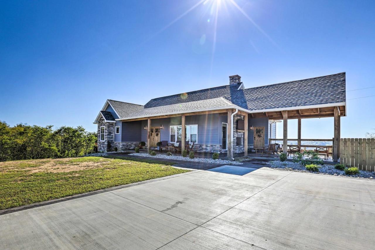 Villa Chic Williamstown Retreat With Pool And Hot Tub! Exterior foto