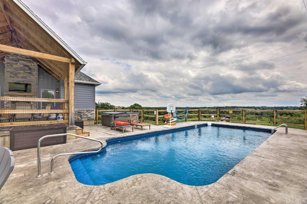Villa Chic Williamstown Retreat With Pool And Hot Tub! Exterior foto